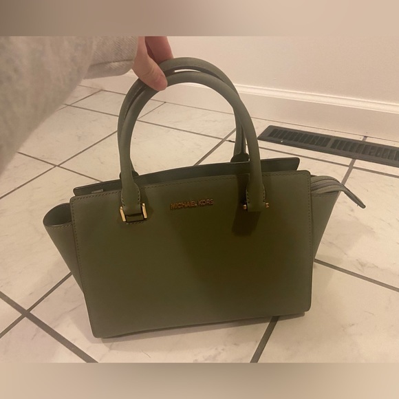 Michael Kors Purse - Picture 2 of 6